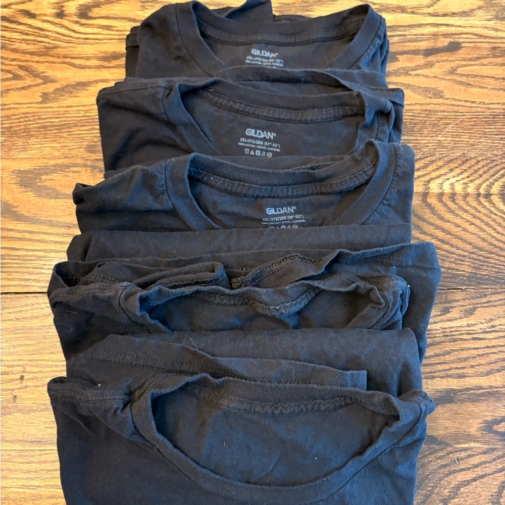 Gildan Classic Black T-Shirt